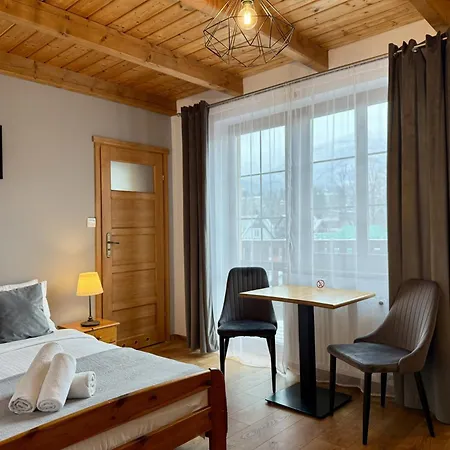 Maya Alloggio in famiglia Karpacz